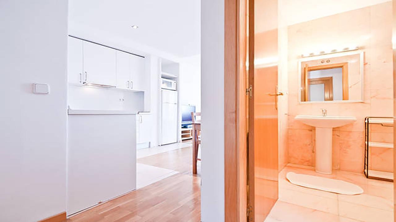 Concepcion Jeronima Apartment มาดริด ภายนอก รูปภาพ